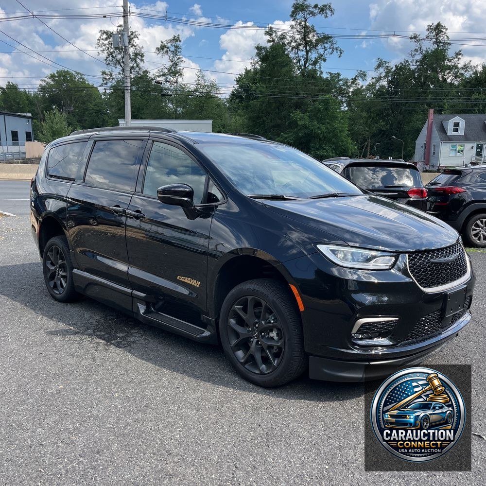 2022 Chrysler Pacifica Touring L