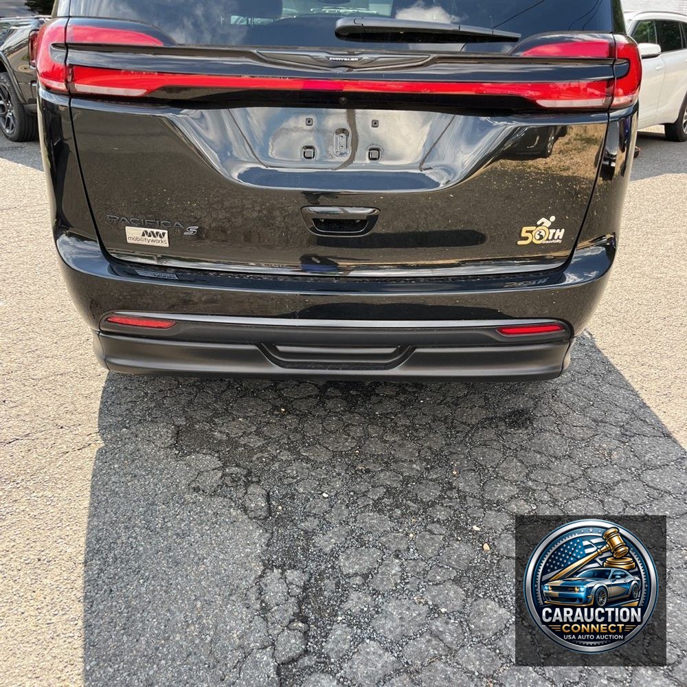 2022 Chrysler Pacifica Touring L