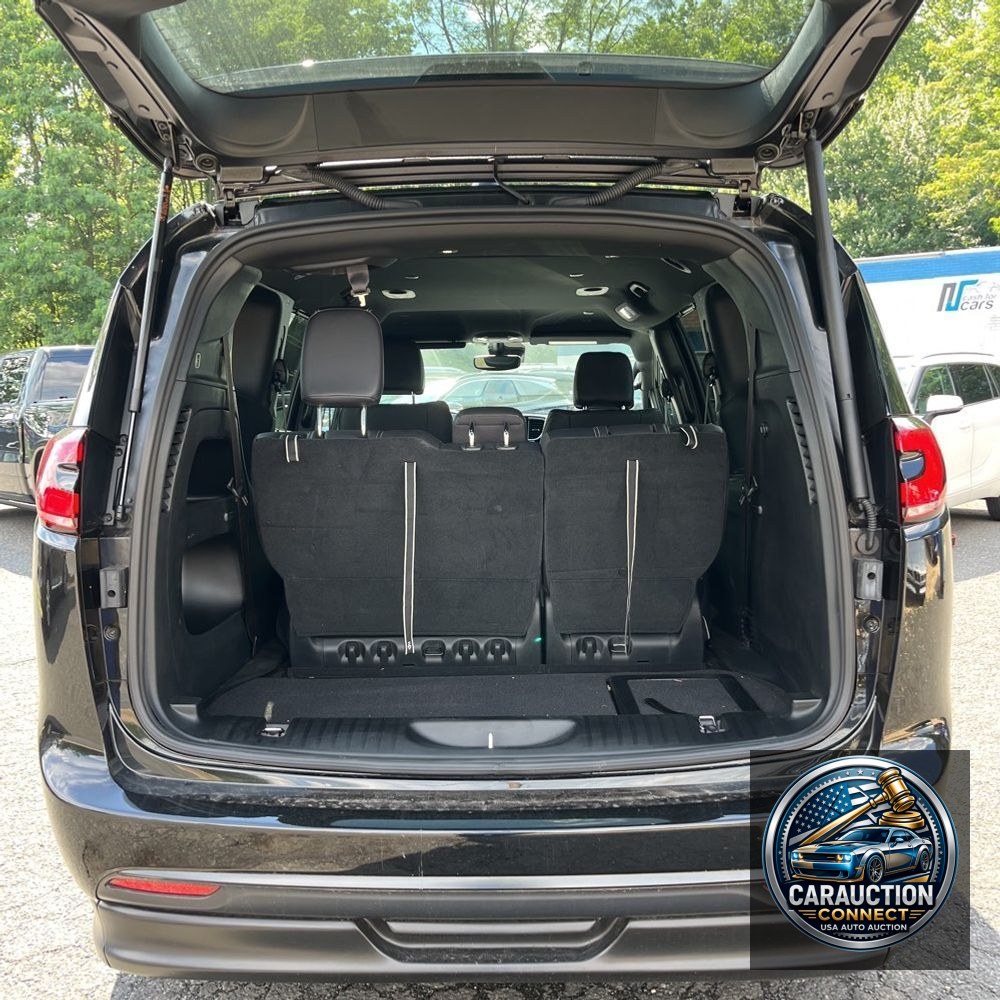 2022 Chrysler Pacifica Touring L