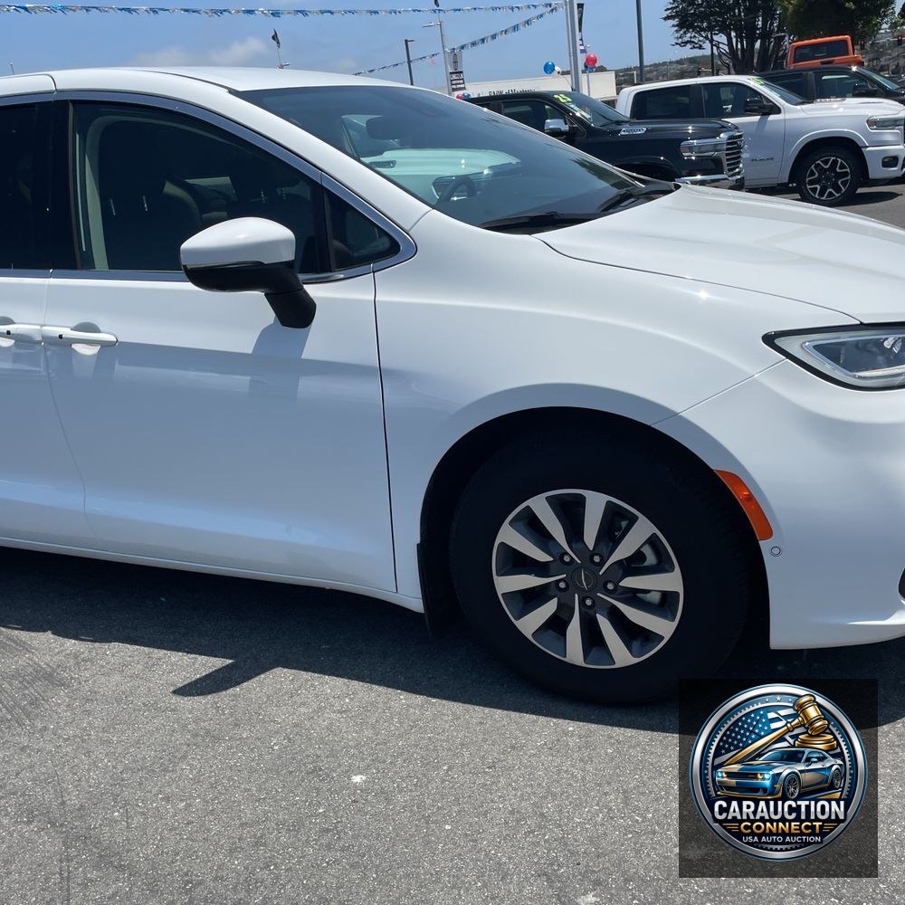 2023 Chrysler Pacifica Hybrid Touring L
