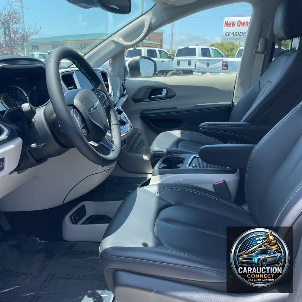 2023 Chrysler Pacifica Hybrid Touring L
