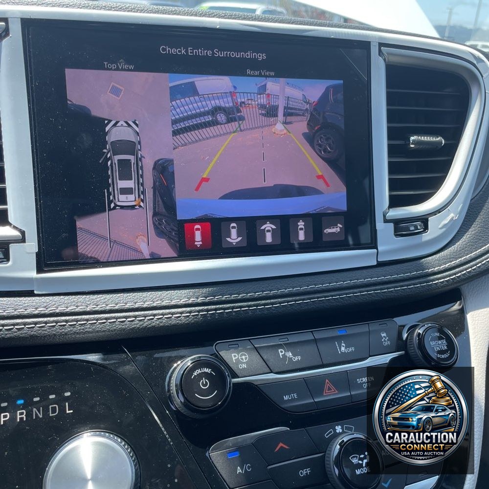 2023 Chrysler Pacifica Hybrid Touring L
