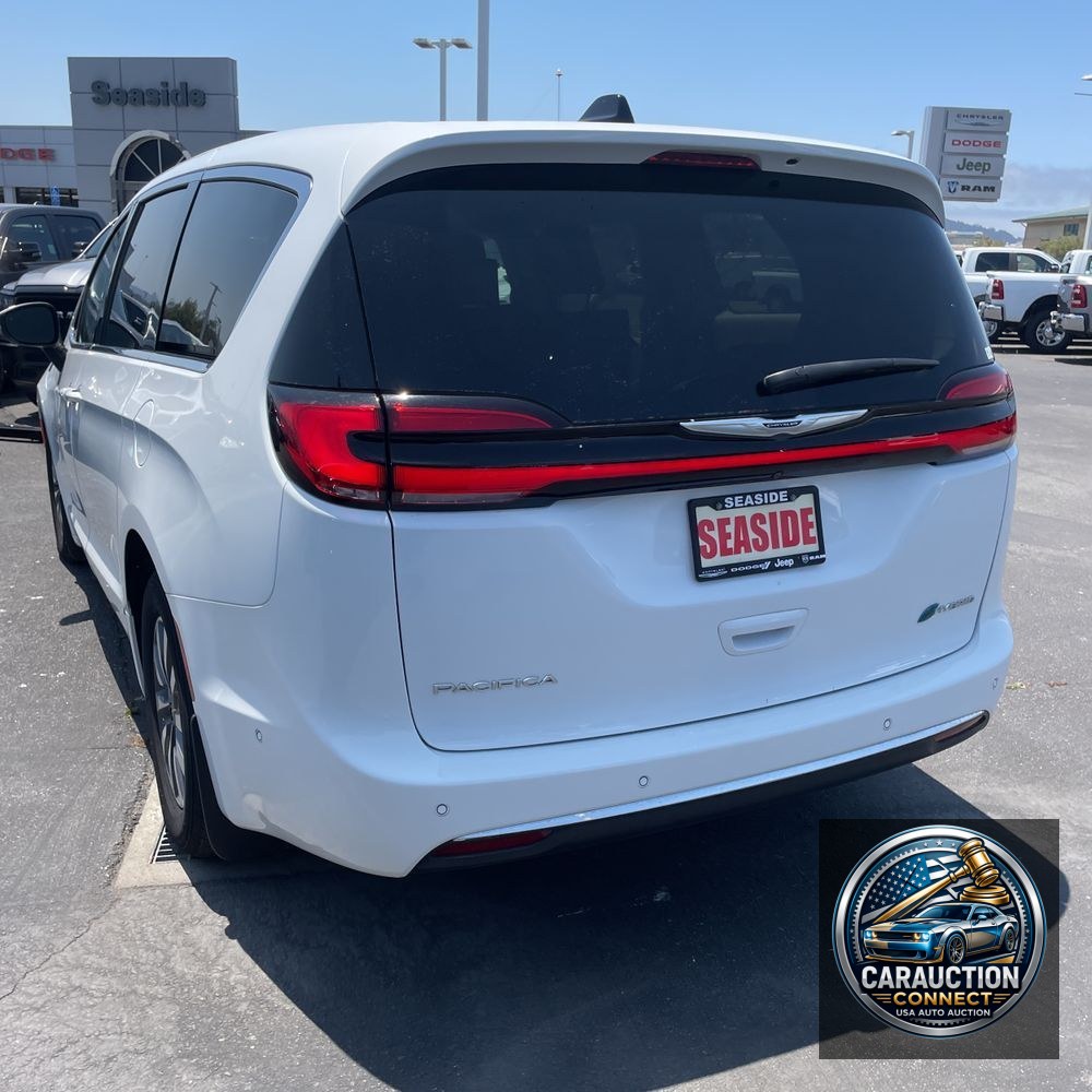 2023 Chrysler Pacifica Hybrid Touring L