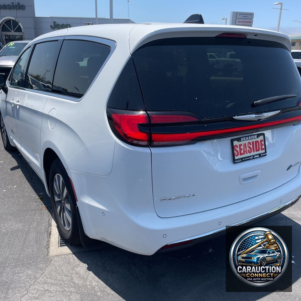 2023 Chrysler Pacifica Hybrid Touring L