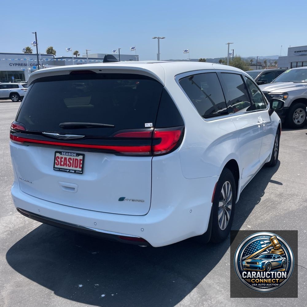 2023 Chrysler Pacifica Hybrid Touring L