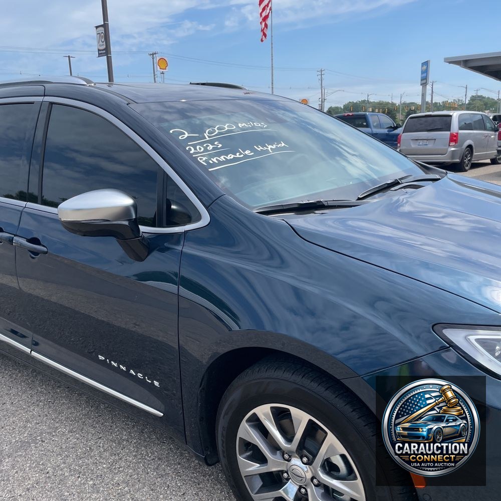 2025 Chrysler Pacifica Pinnacle PHEV