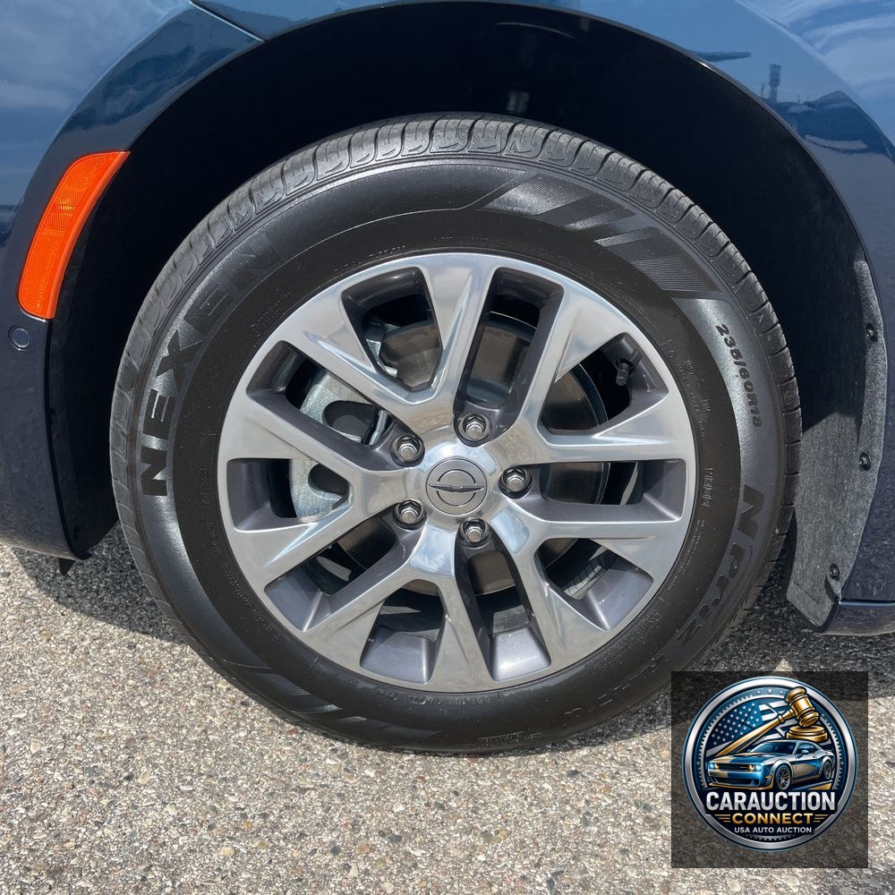 2025 Chrysler Pacifica Pinnacle PHEV