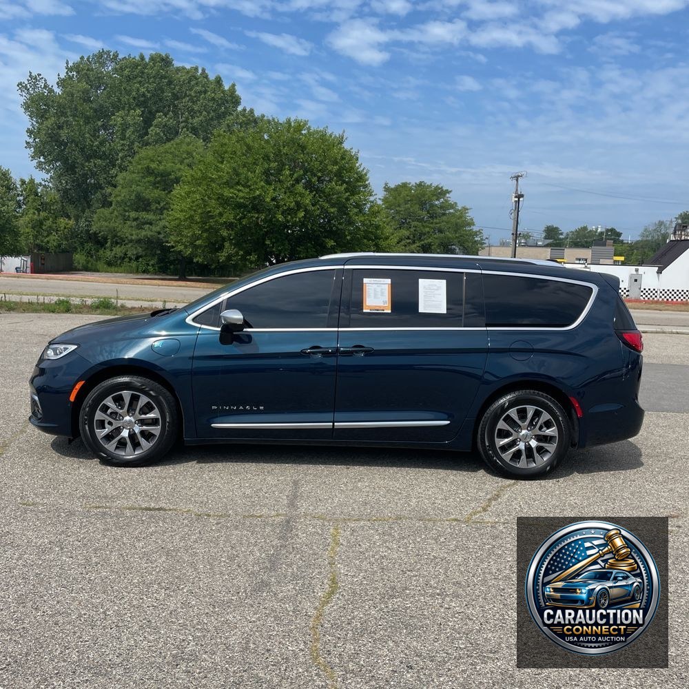 2025 Chrysler Pacifica Pinnacle PHEV