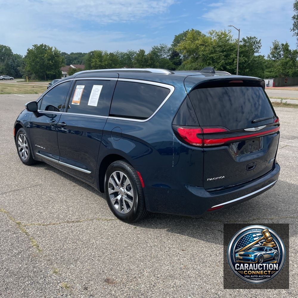 2025 Chrysler Pacifica Pinnacle PHEV