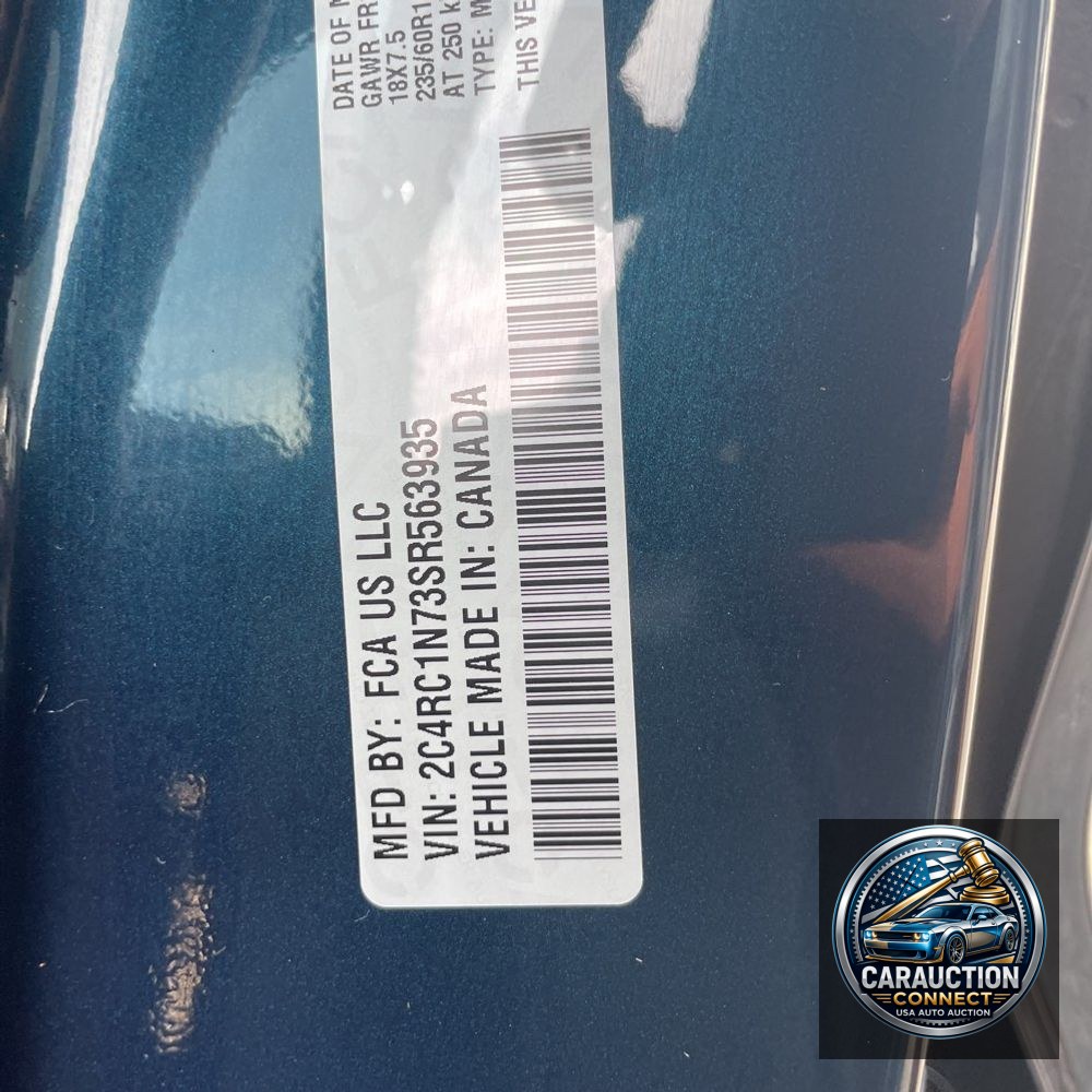 2025 Chrysler Pacifica Pinnacle PHEV
