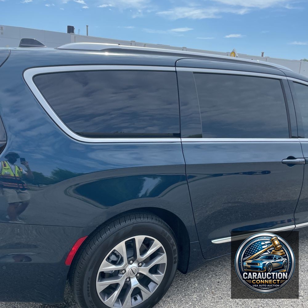 2025 Chrysler Pacifica Pinnacle PHEV