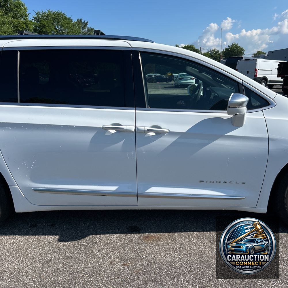 2024 Chrysler Pacifica Pinnacle PHEV