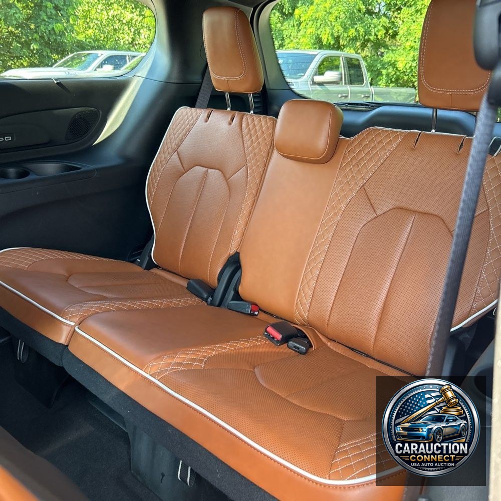 2024 Chrysler Pacifica Pinnacle PHEV