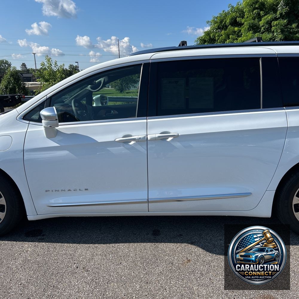 2024 Chrysler Pacifica Pinnacle PHEV