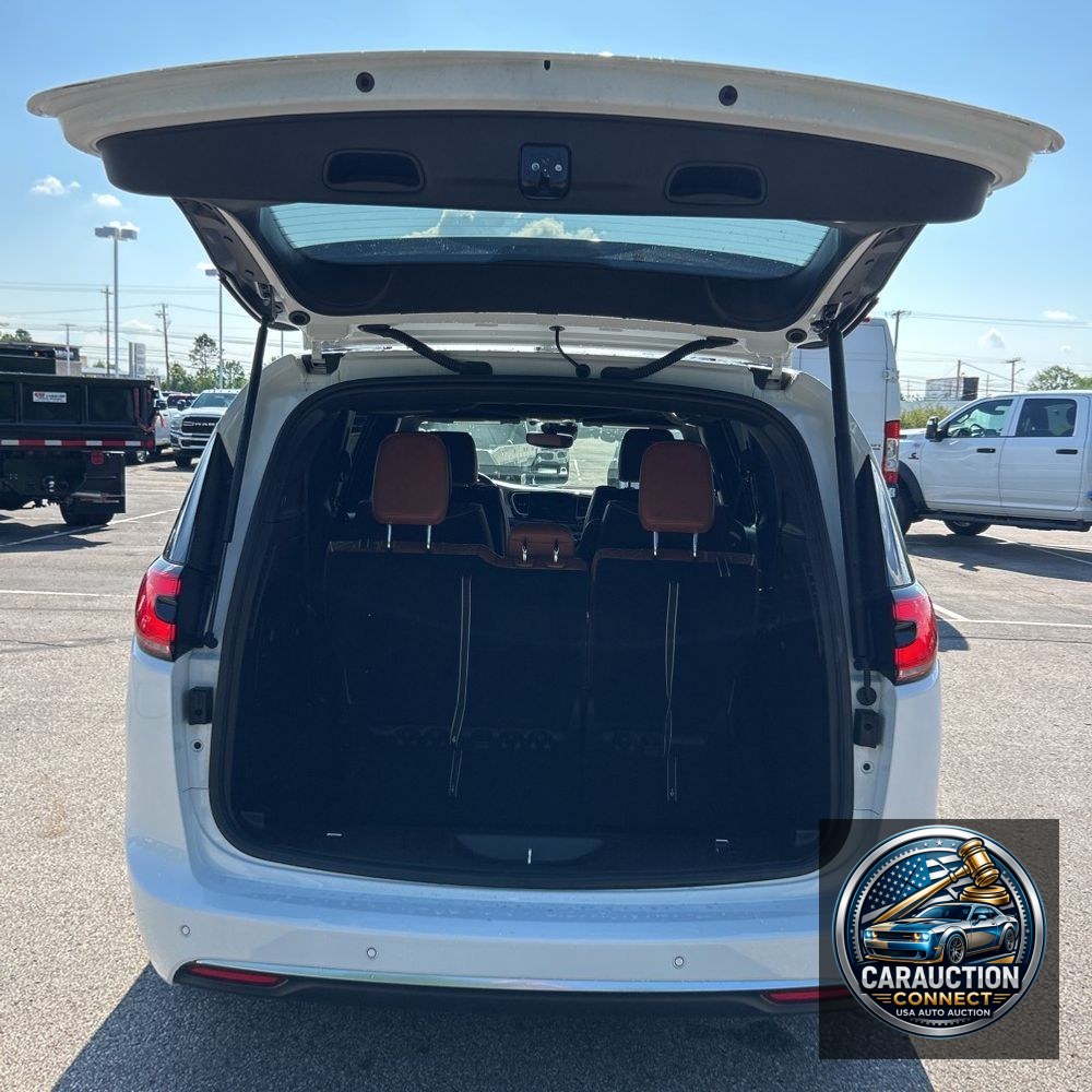 2024 Chrysler Pacifica Pinnacle PHEV