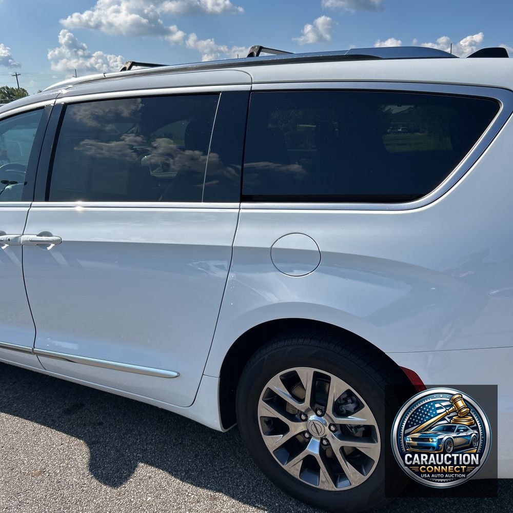 2024 Chrysler Pacifica Pinnacle PHEV
