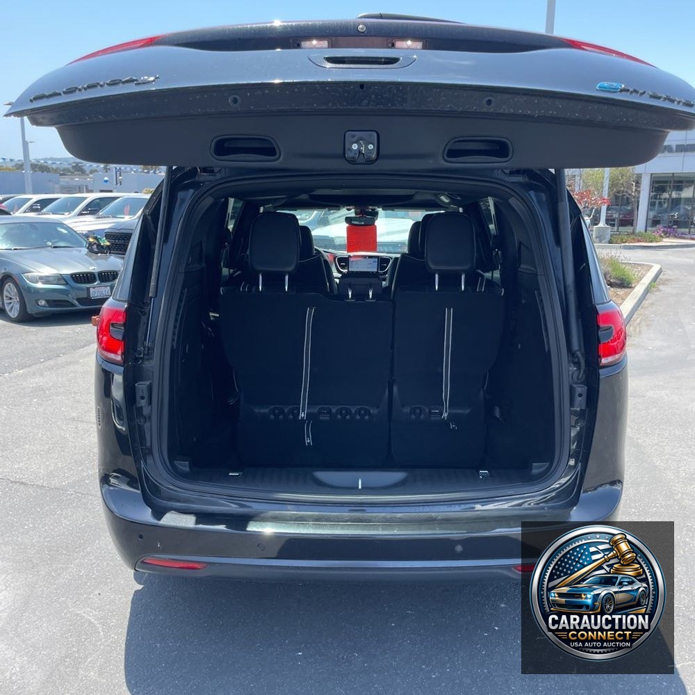 2023 Chrysler Pacifica Hybrid Limited