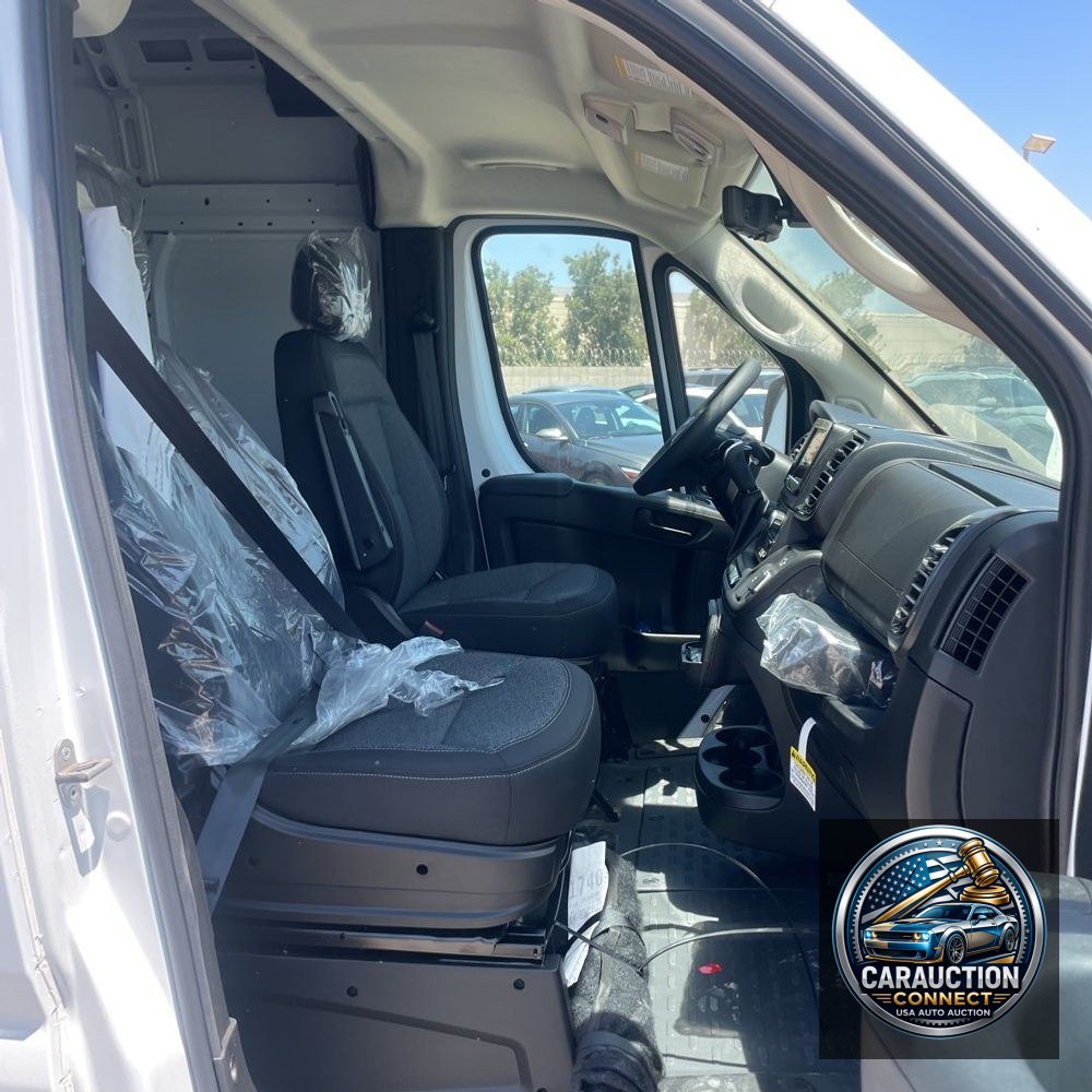 2025 Ram 2500 ProMaster Vans SLT HR