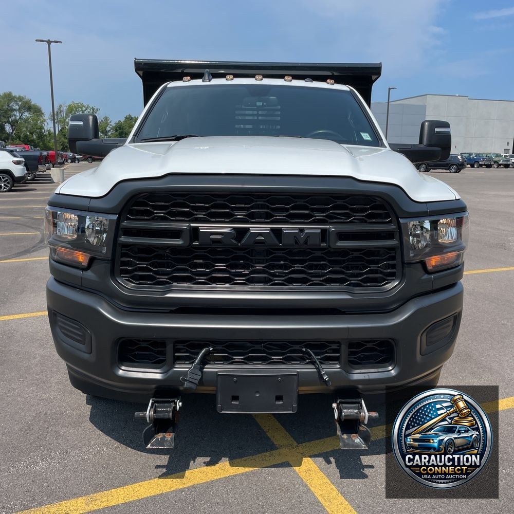 2024 Ram 3500 Cab/Chassis Tradesman