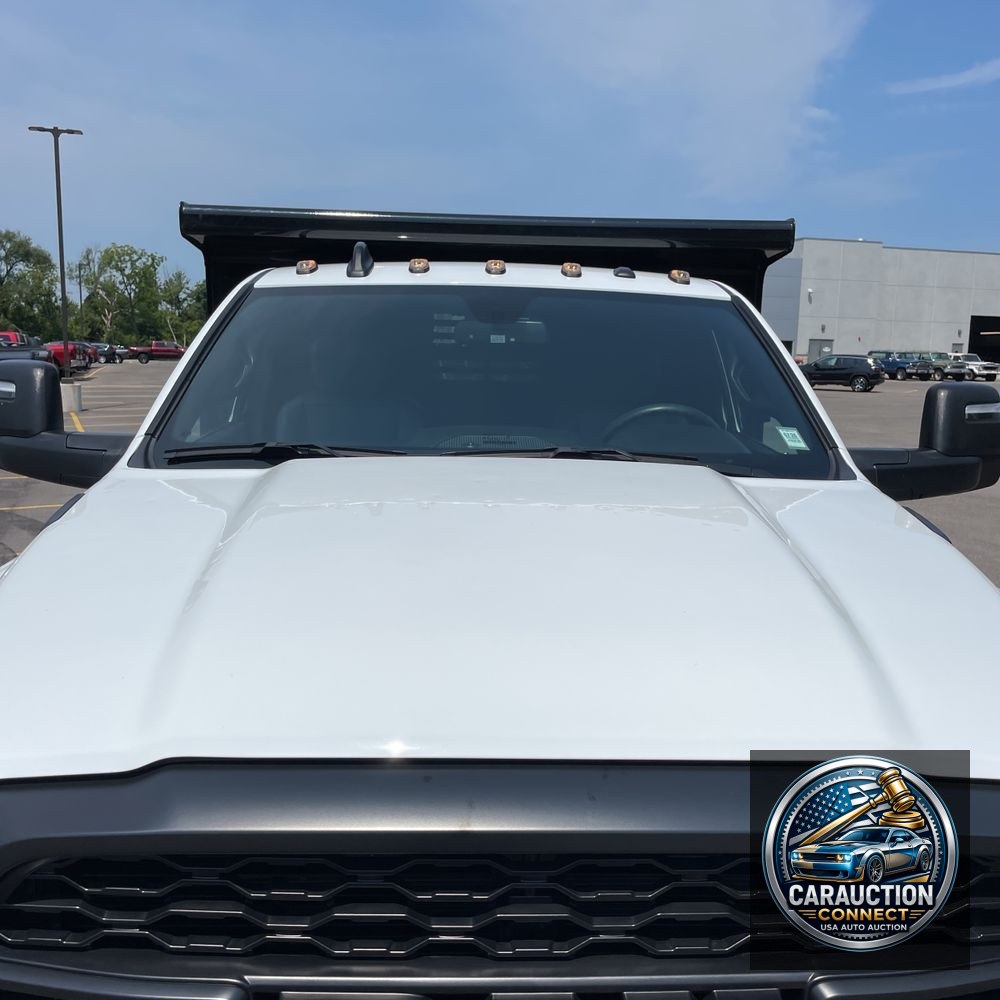 2024 Ram 3500 Cab/Chassis Tradesman