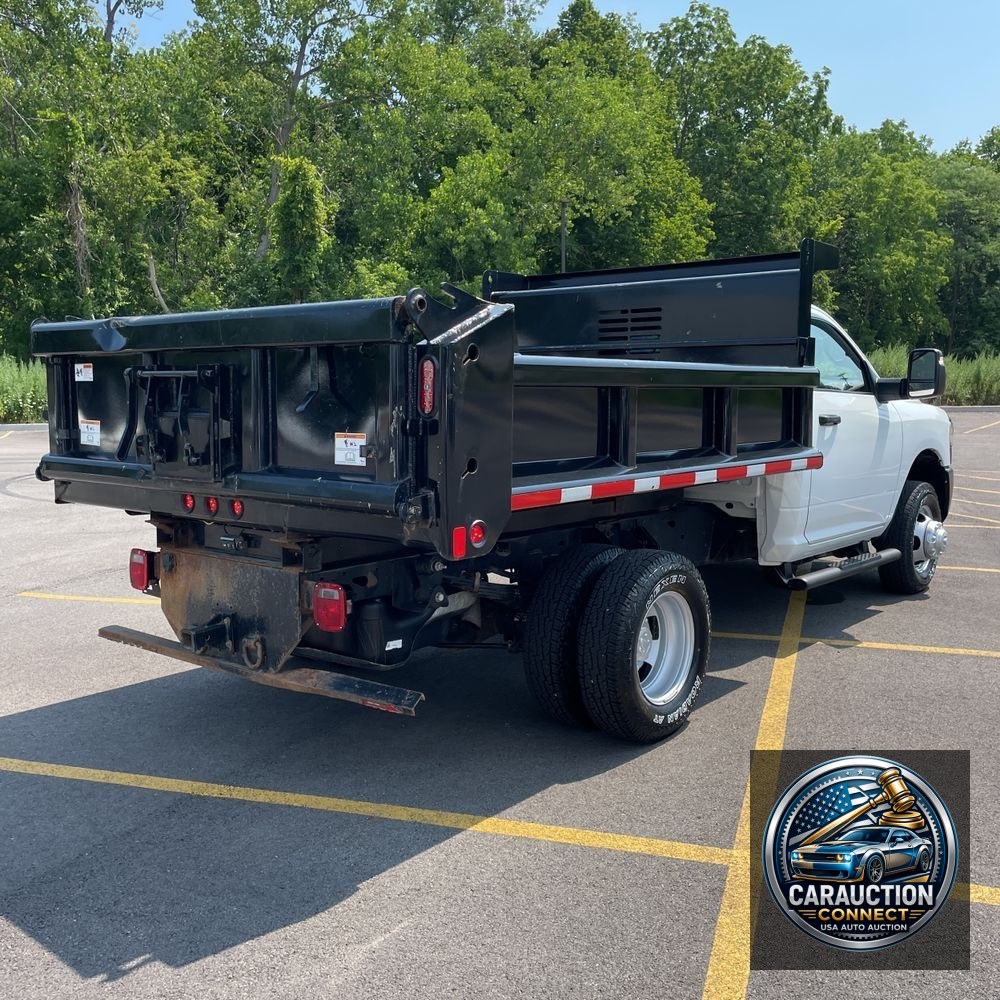 2024 Ram 3500 Cab/Chassis Tradesman