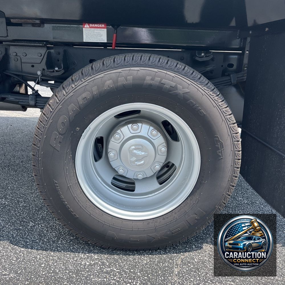 2024 Ram 3500 Cab/Chassis Tradesman