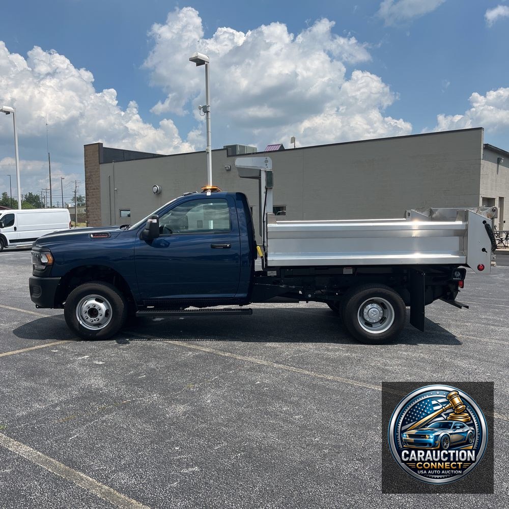 2024 Ram 3500 Cab/Chassis Tradesman