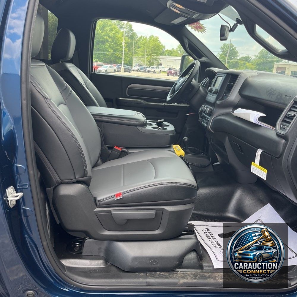 2024 Ram 3500 Cab/Chassis Tradesman