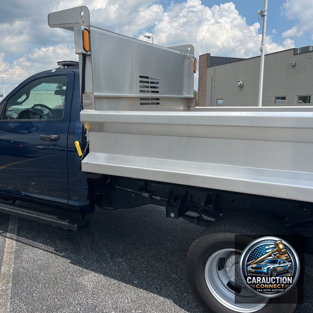 2024 Ram 3500 Cab/Chassis Tradesman