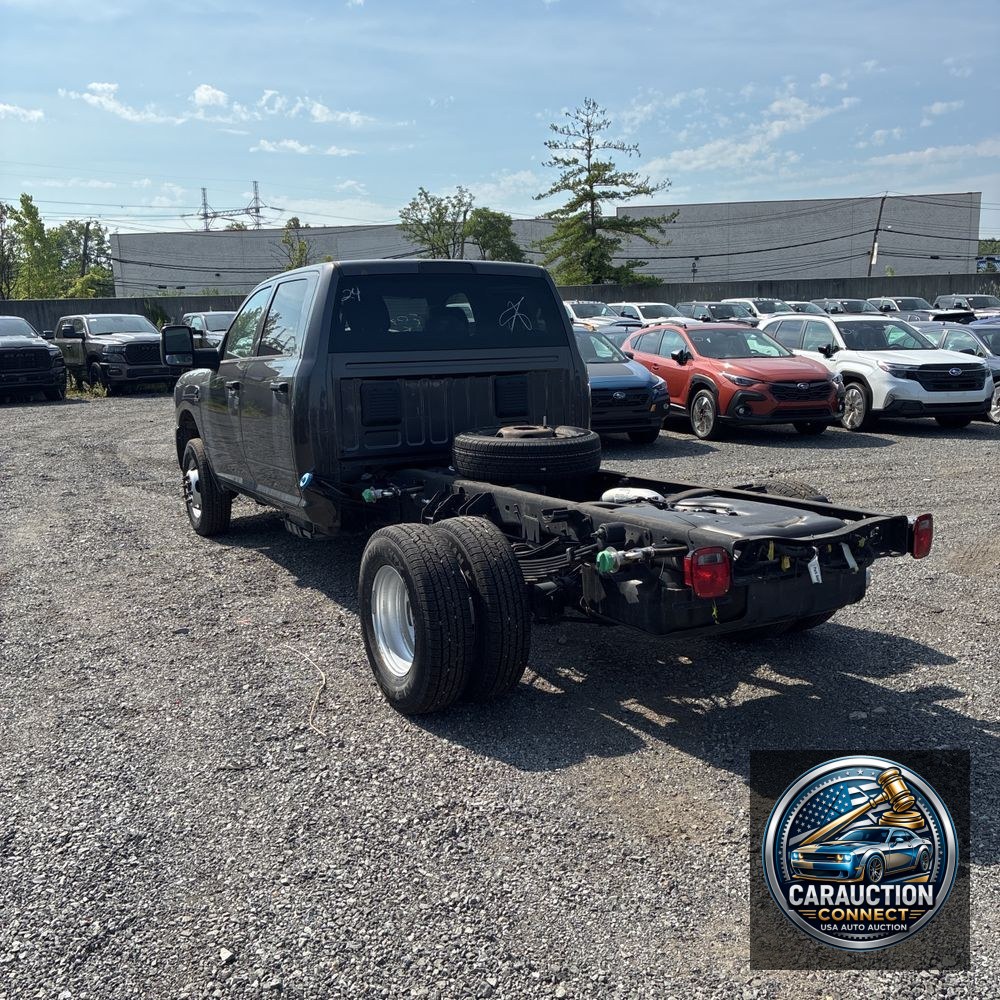 2023 Ram 3500 Cab/Chassis Tradesman