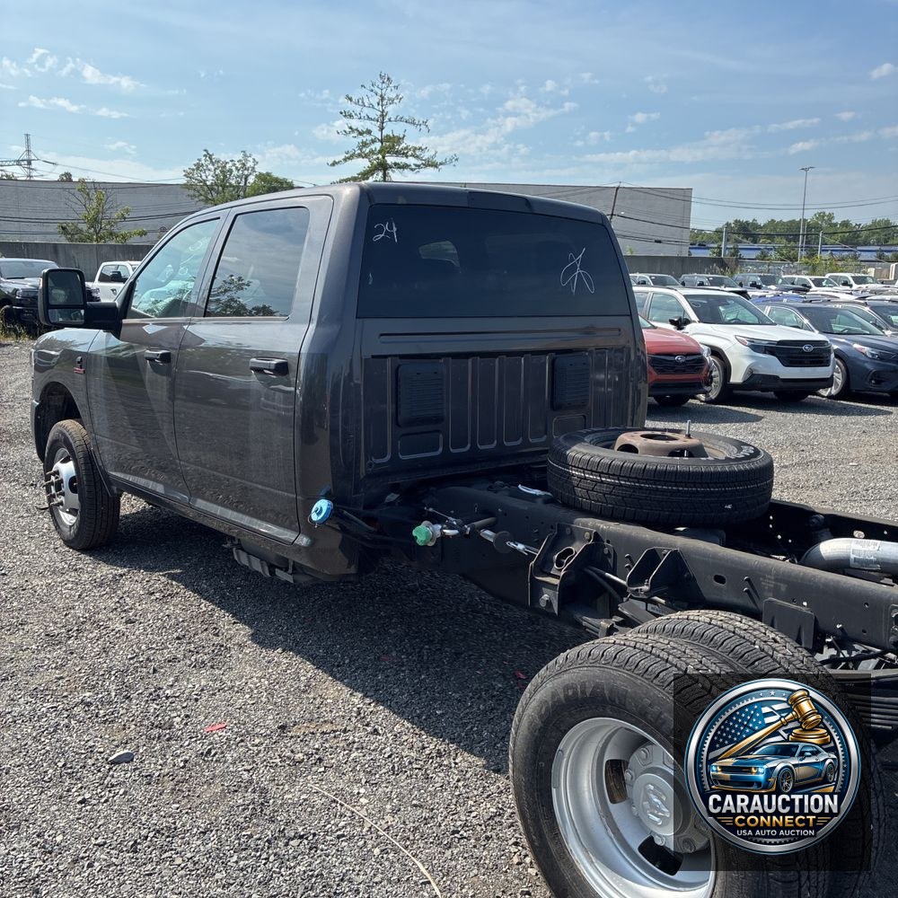 2023 Ram 3500 Cab/Chassis Tradesman