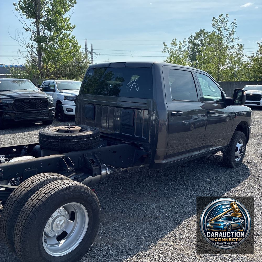 2023 Ram 3500 Cab/Chassis Tradesman