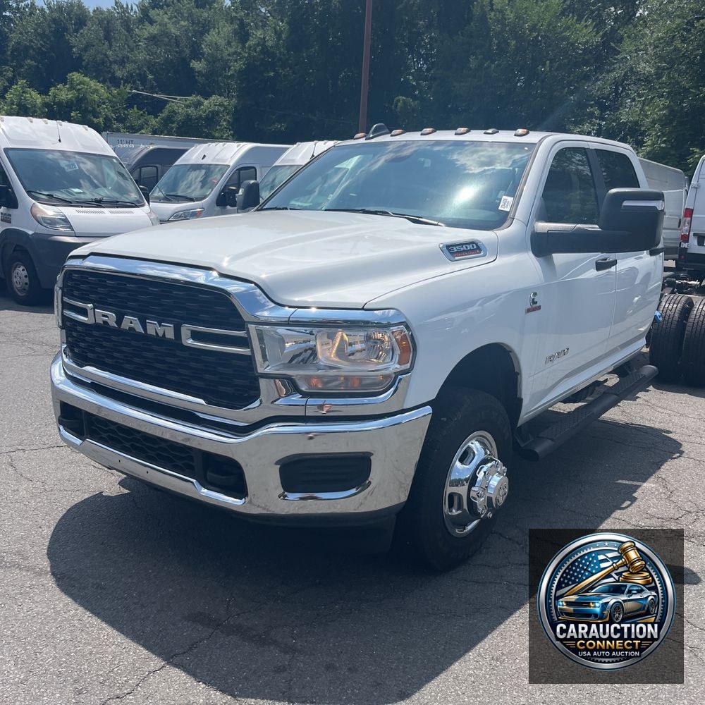 2023 Ram 3500 Cab/Chassis SLT