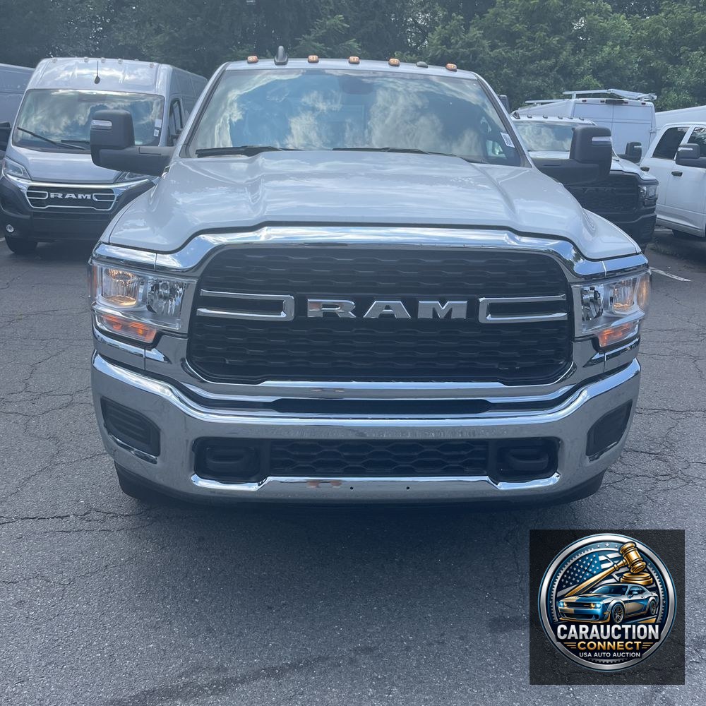 2023 Ram 3500 Cab/Chassis SLT