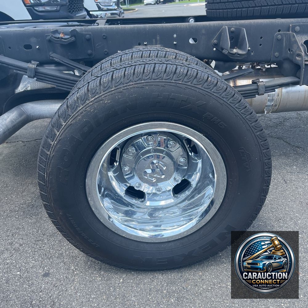 2023 Ram 3500 Cab/Chassis SLT