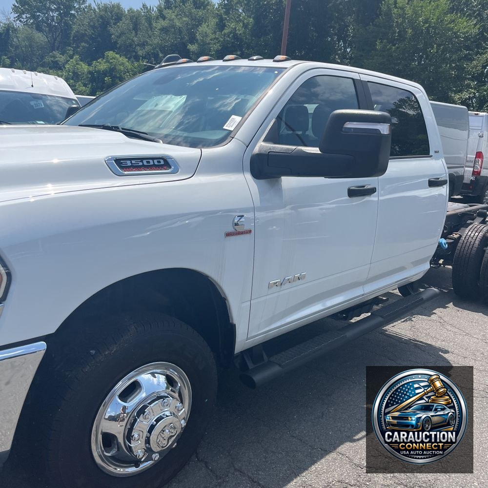 2023 Ram 3500 Cab/Chassis SLT