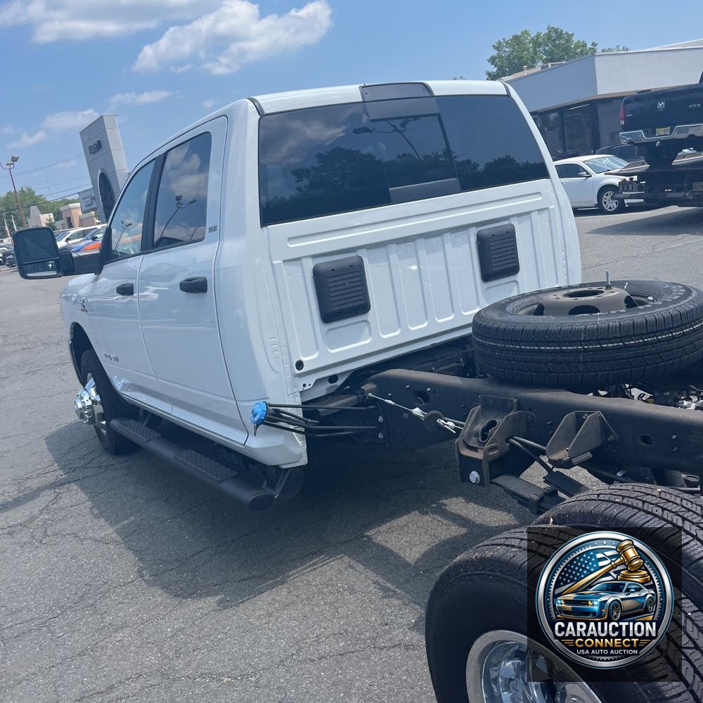 2023 Ram 3500 Cab/Chassis SLT