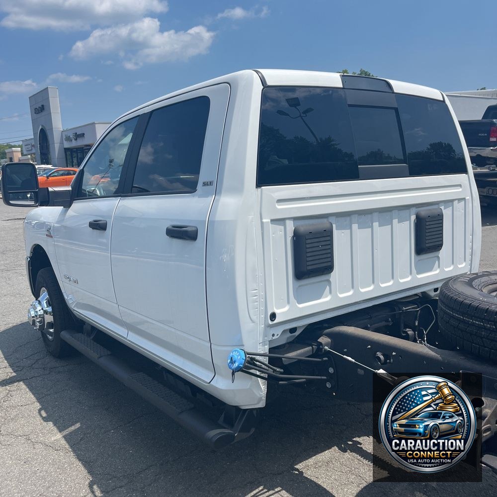 2023 Ram 3500 Cab/Chassis SLT