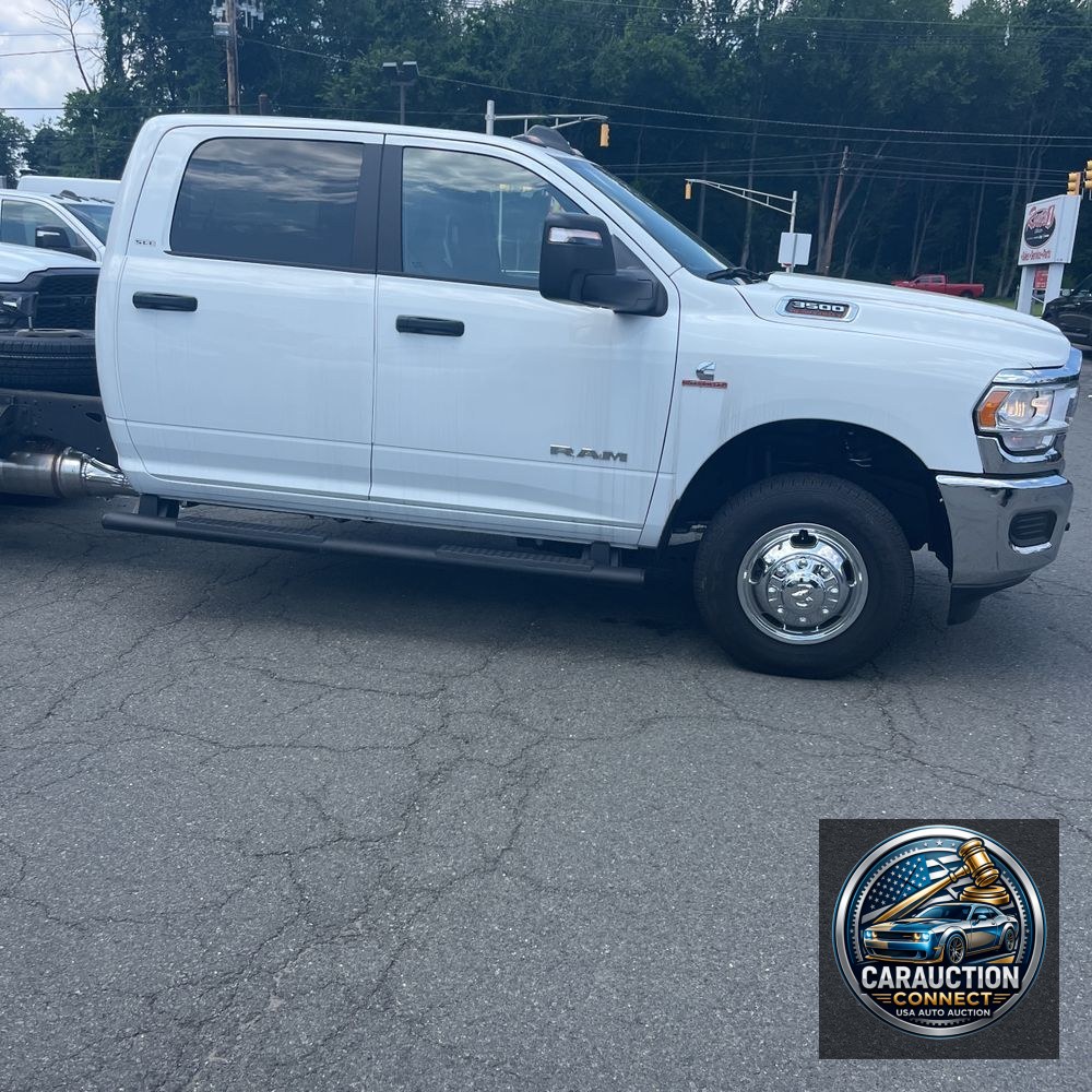 2023 Ram 3500 Cab/Chassis SLT