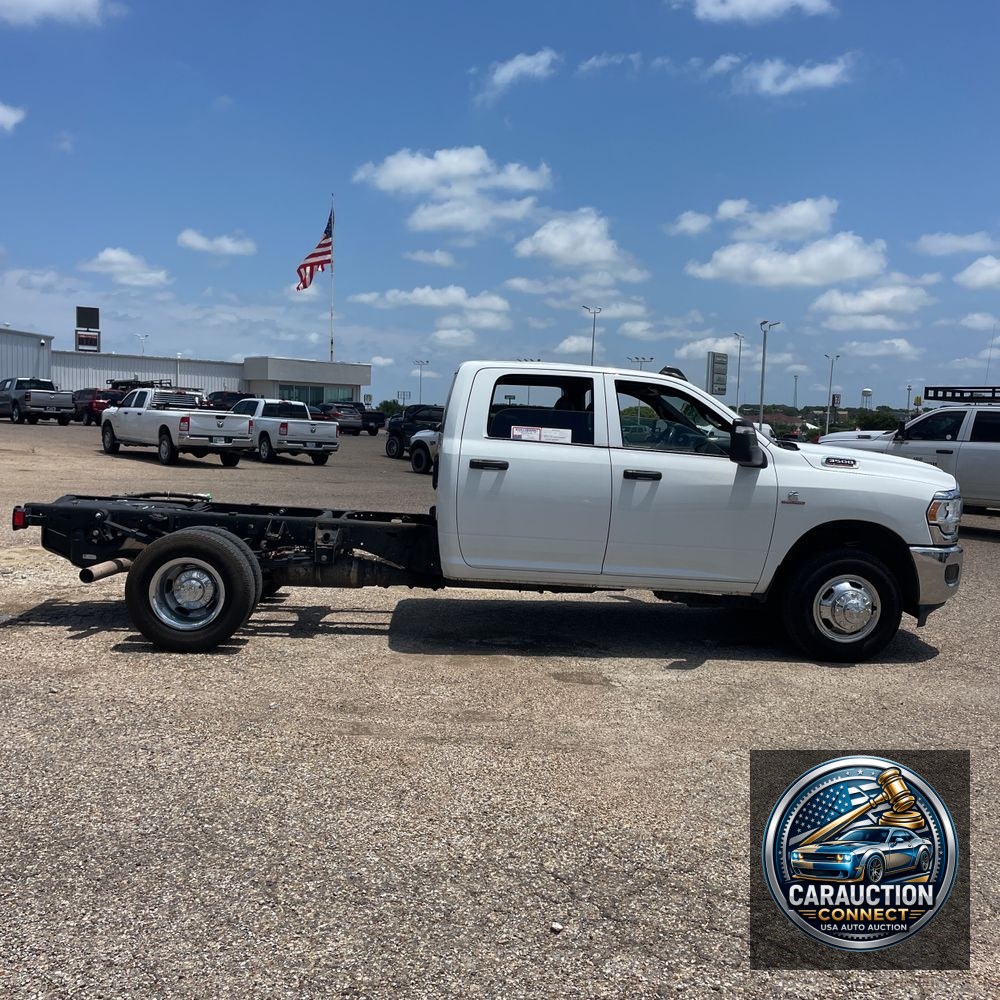 2024 Ram 3500 Cab/Chassis Tradesman