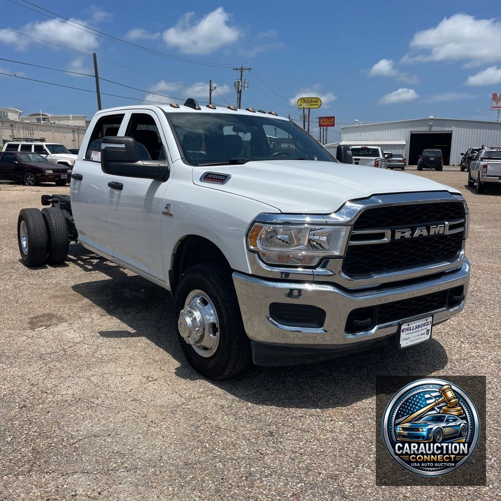 2024 Ram 3500 Cab/Chassis Tradesman