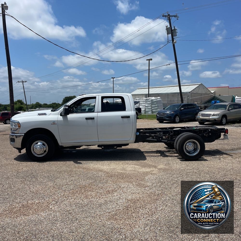2024 Ram 3500 Cab/Chassis Tradesman