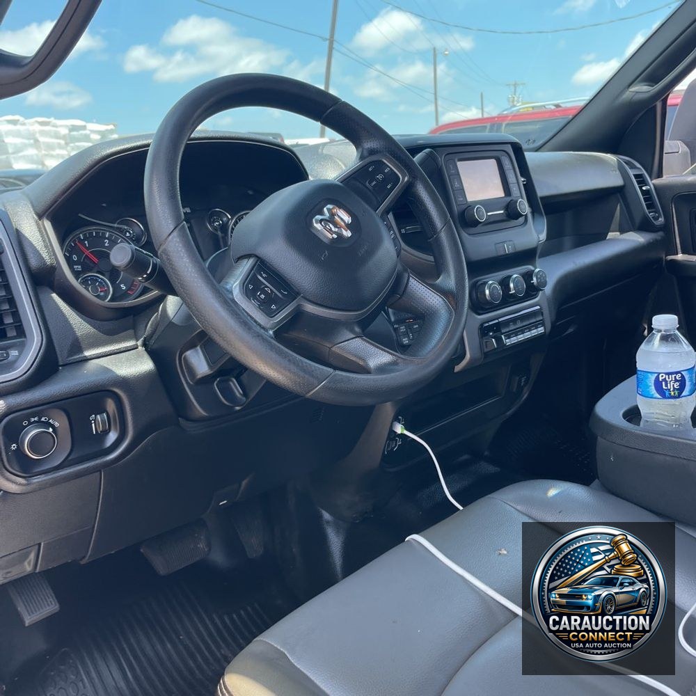 2024 Ram 3500 Cab/Chassis Tradesman