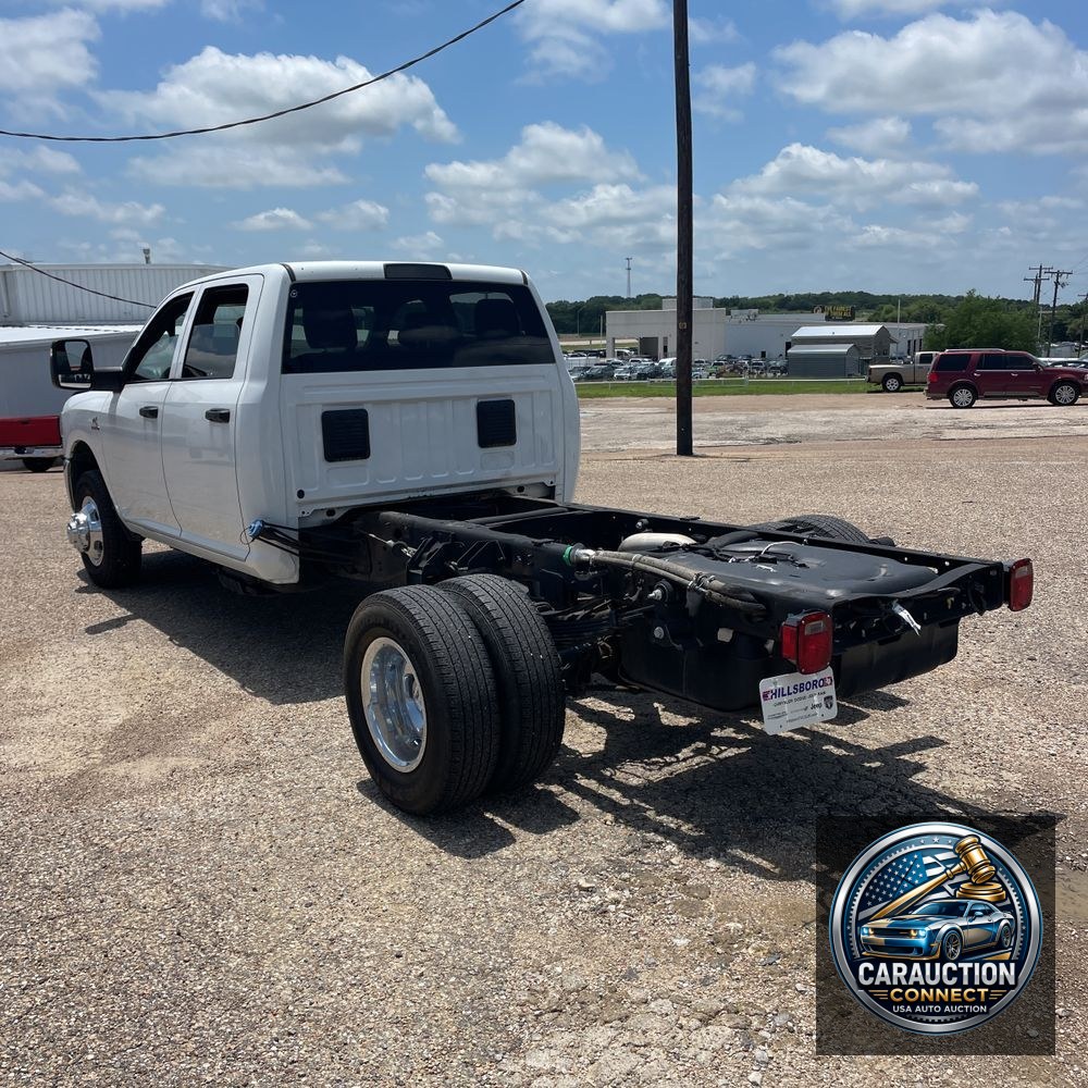 2024 Ram 3500 Cab/Chassis Tradesman
