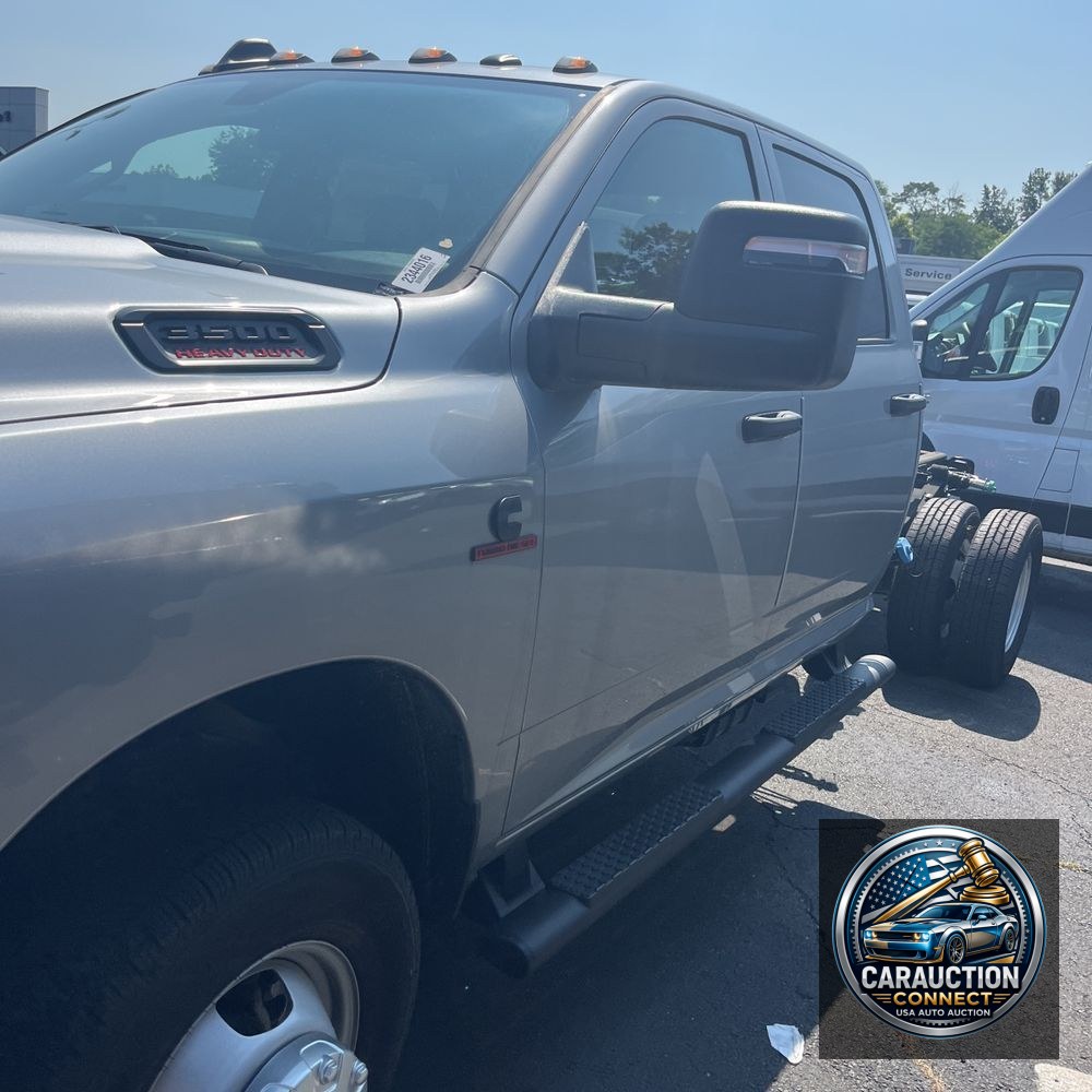 2023 Ram 3500 Cab/Chassis Tradesman