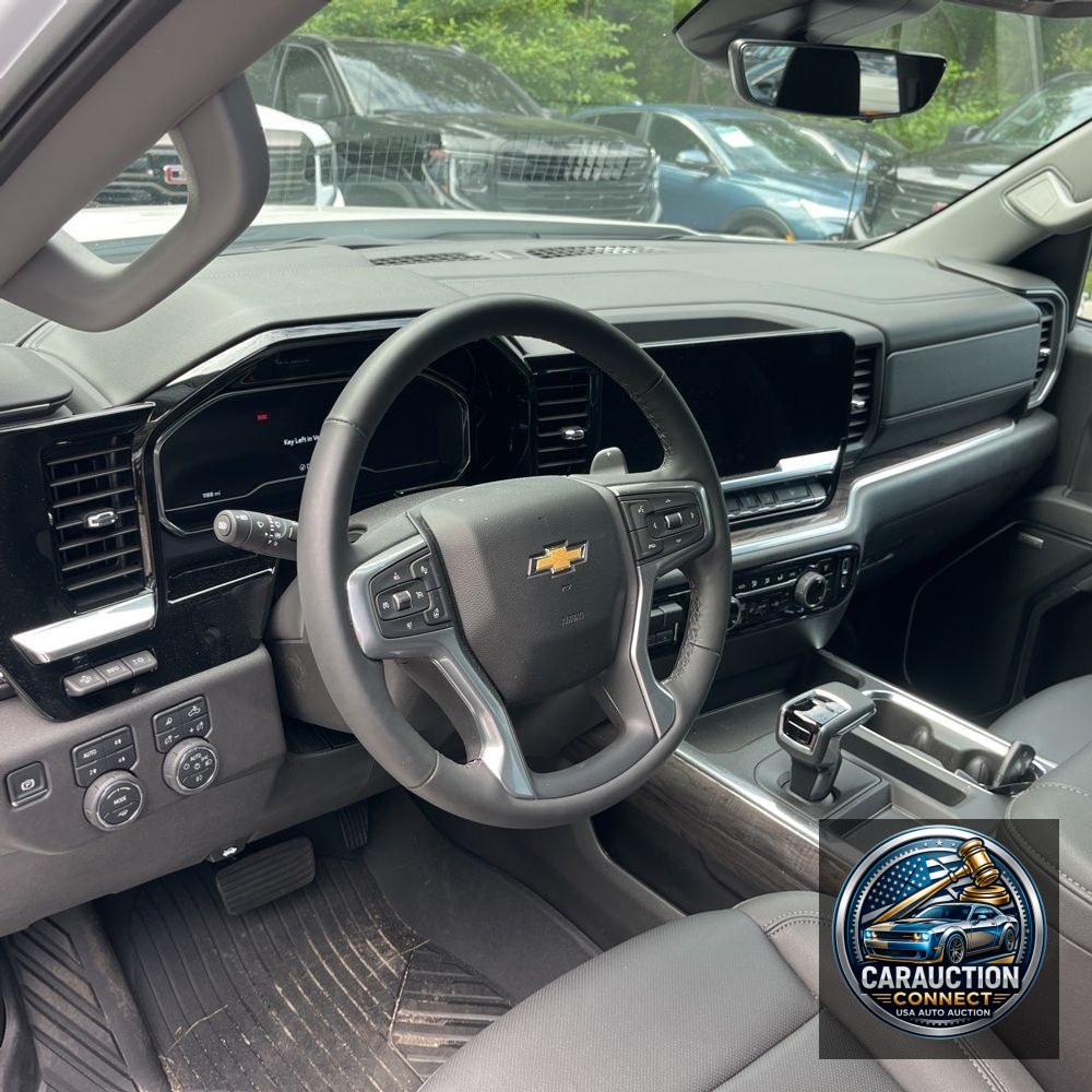 2025 Chevrolet Silverado 1500 LTZ
