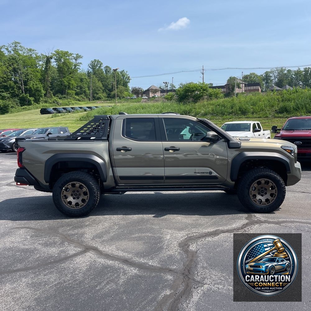 2025 Toyota Tacoma Trailhunter HV