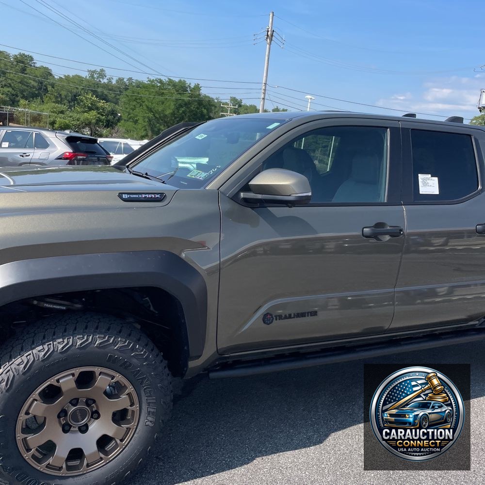 2025 Toyota Tacoma Trailhunter HV