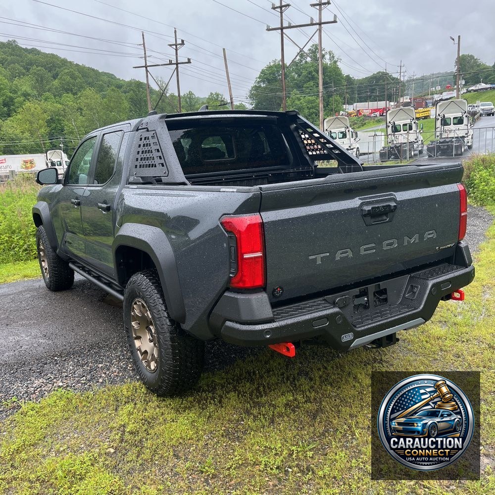 2025 Toyota Tacoma Trailhunter HV