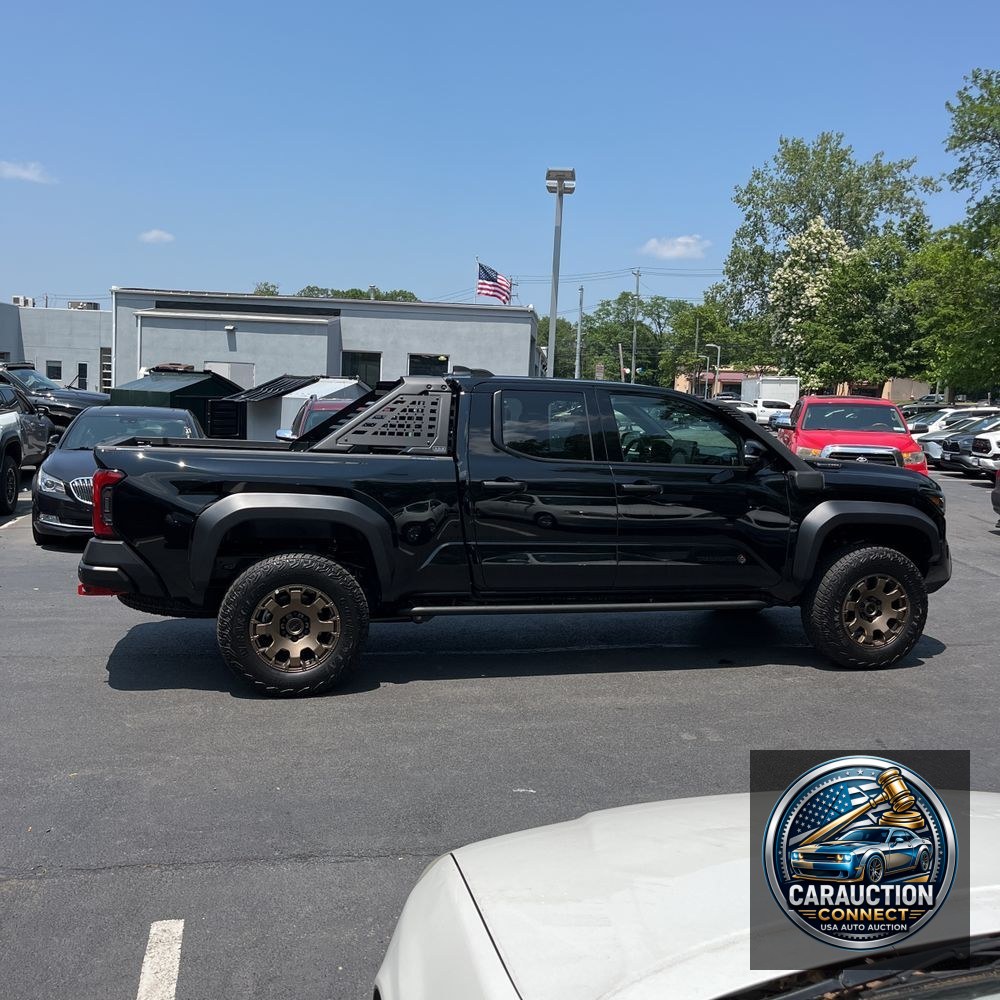 2025 Toyota Tacoma Trailhunter HV